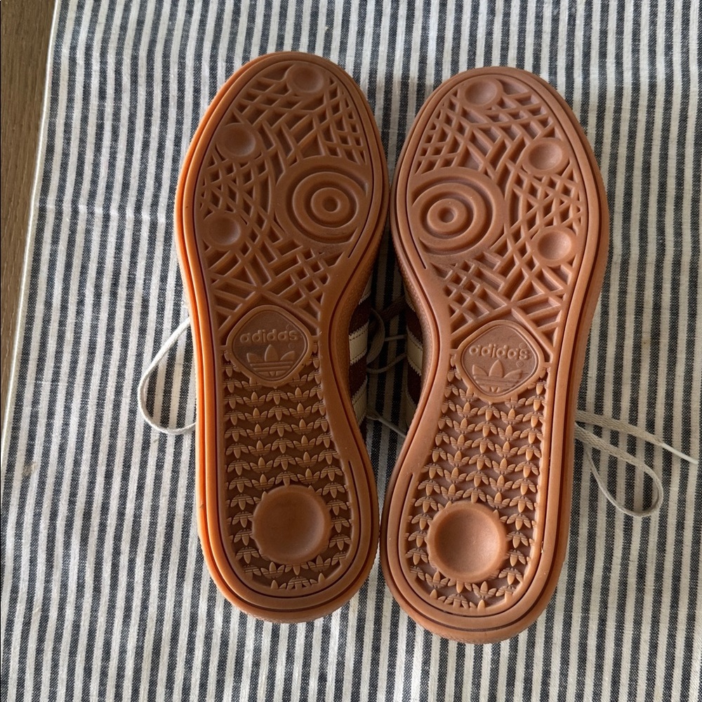 Adidas Spezial Women’s Brown Suede Sneakers with White Stripes - Picture 9 of 9